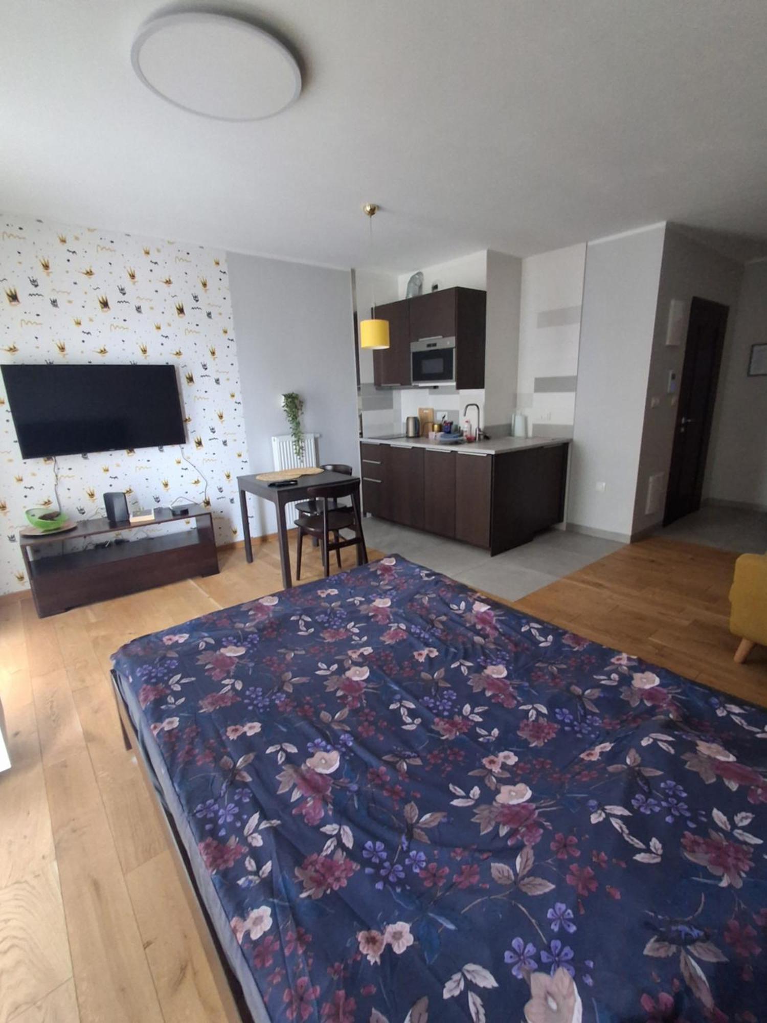 Studio Centrum Corona Rachunki Dla Firm, Osob Fiz Parking Przed Apart Kielce Zewnętrze zdjęcie